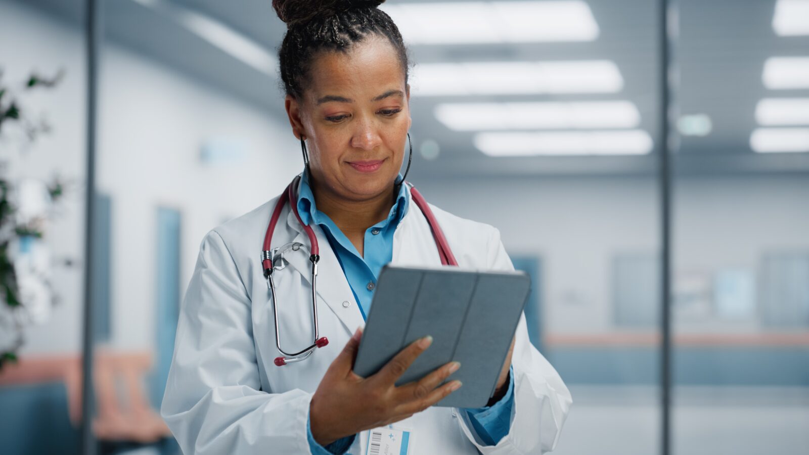Healthcare customer feedback analysis journey insights hub case study header