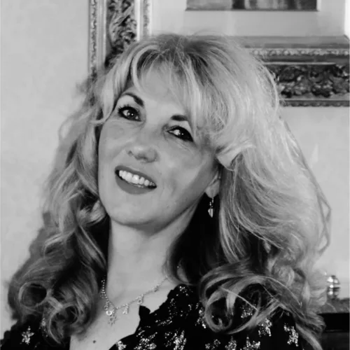 Christina dolding image